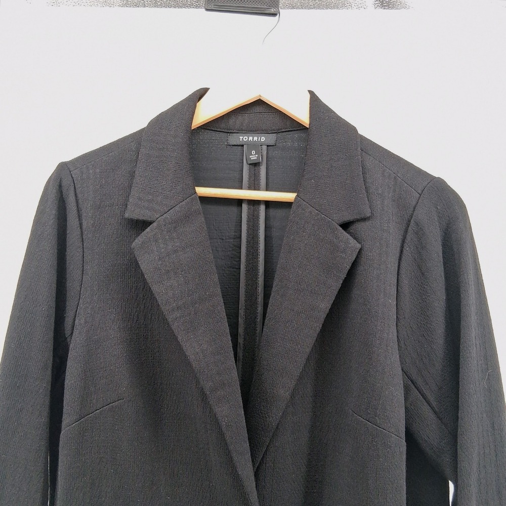Torrid Womens Black Blazer Jacket Size 0 L 12 Career Workwear 2 Button Lined - Picture 2 of 12